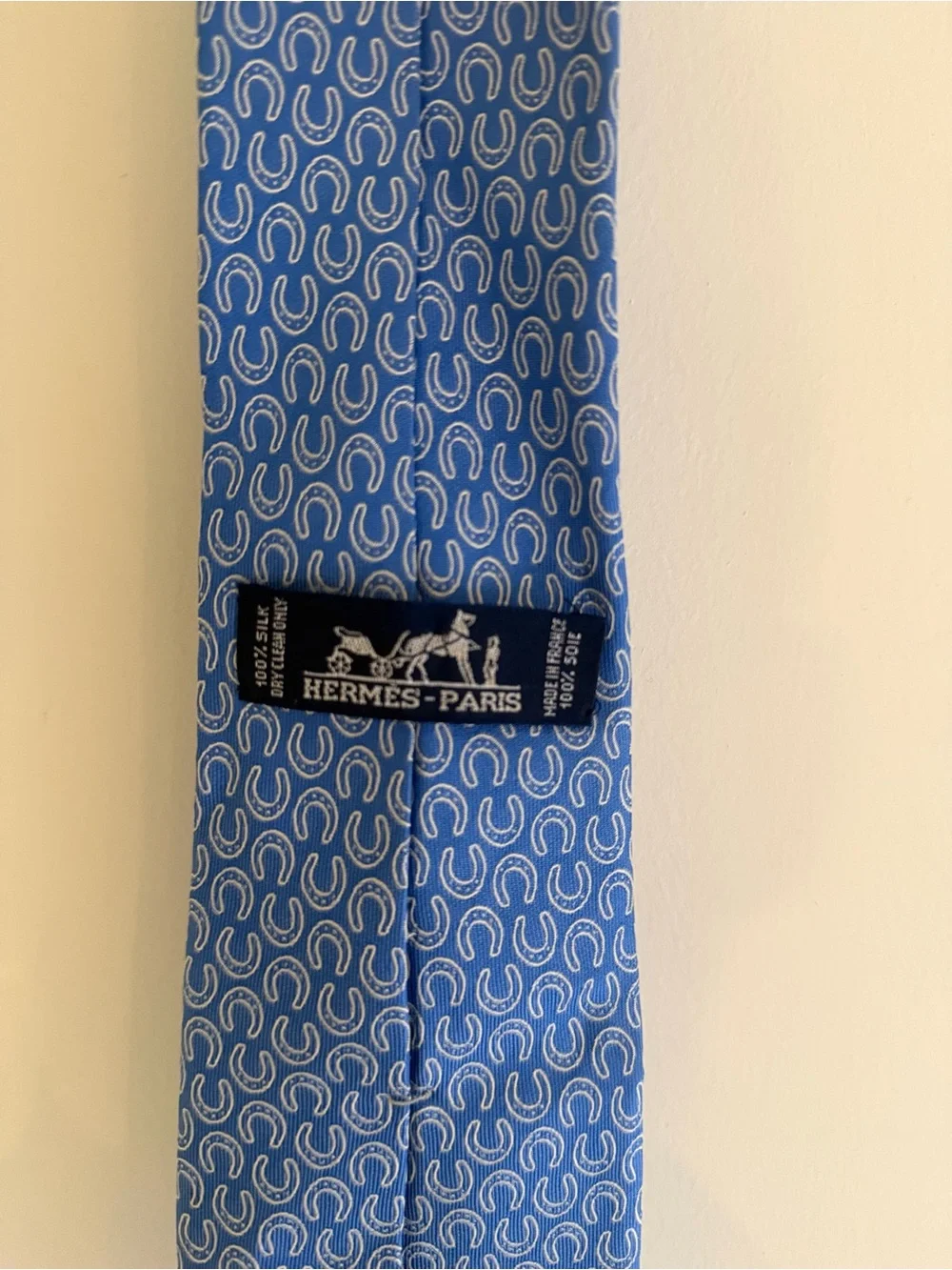 Hermès Men’s Silk Blue Horseshoe Tie Made in France Classic Equestrian Luxury